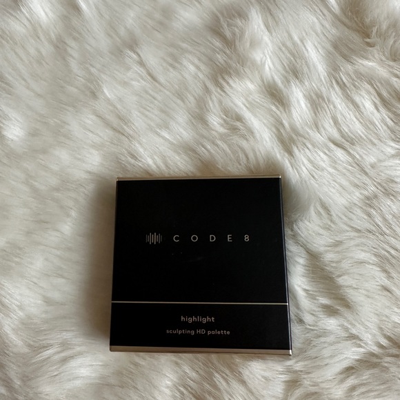 CODE 8 highlight sculpting HD palette - Picture 8 of 10